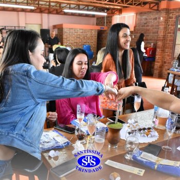 Dia dos Professores e do Auxiliar em Administração Escolar é celebrado com alegria