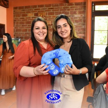 Dia dos Professores e do Auxiliar em Administração Escolar é celebrado com alegria