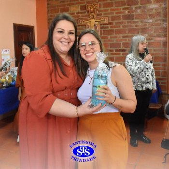 Dia dos Professores e do Auxiliar em Administração Escolar é celebrado com alegria