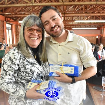 Dia dos Professores e do Auxiliar em Administração Escolar é celebrado com alegria