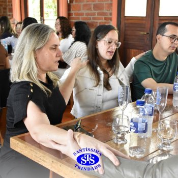 Dia dos Professores e do Auxiliar em Administração Escolar é celebrado com alegria