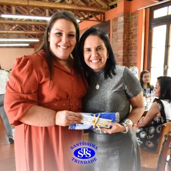 Dia dos Professores e do Auxiliar em Administração Escolar é celebrado com alegria