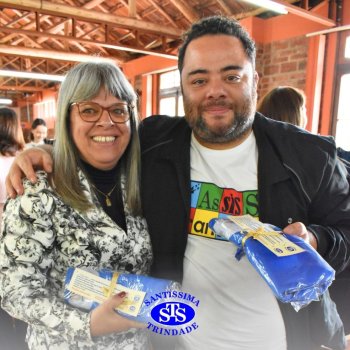 Dia dos Professores e do Auxiliar em Administração Escolar é celebrado com alegria
