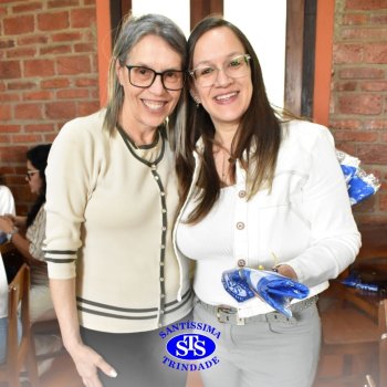 Dia dos Professores e do Auxiliar em Administração Escolar é celebrado com alegria