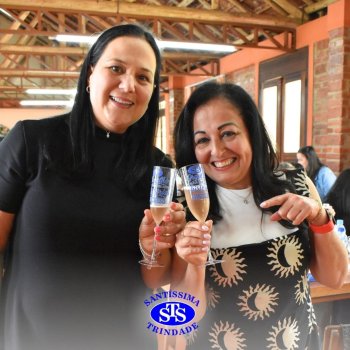 Dia dos Professores e do Auxiliar em Administração Escolar é celebrado com alegria