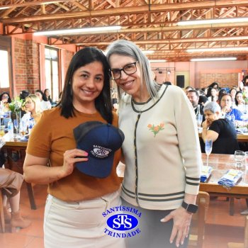 Dia dos Professores e do Auxiliar em Administração Escolar é celebrado com alegria