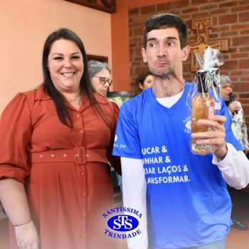 Dia dos Professores e do Auxiliar em Administração Escolar é celebrado com alegria