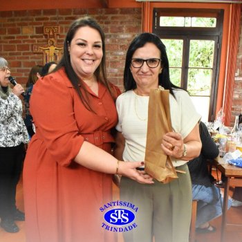 Dia dos Professores e do Auxiliar em Administração Escolar é celebrado com alegria