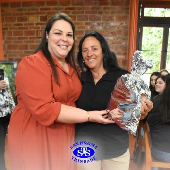 Dia dos Professores e do Auxiliar em Administração Escolar é celebrado com alegria