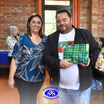 Dia dos Professores e do Auxiliar em Administração Escolar é celebrado com alegria