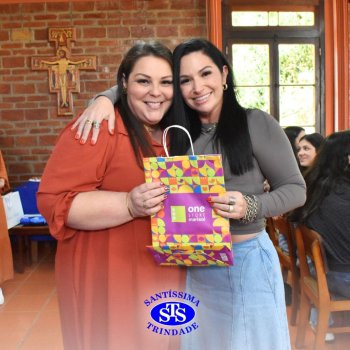 Dia dos Professores e do Auxiliar em Administração Escolar é celebrado com alegria