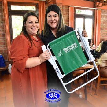 Dia dos Professores e do Auxiliar em Administração Escolar é celebrado com alegria