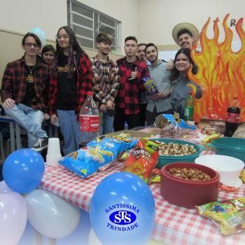 Clima de Festa Junina toma conta do Santíssima