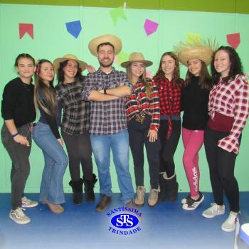 Clima de Festa Junina toma conta do Santíssima