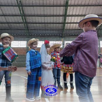 Clima de Festa Junina toma conta do Santíssima