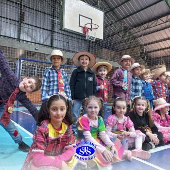 Clima de Festa Junina toma conta do Santíssima