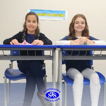 Apresentação de telejornal desenvolve habilidades de comunicação e confiança | 5º ano