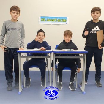 Apresentação de telejornal desenvolve habilidades de comunicação e confiança | 5º ano