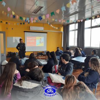 Um dia cheio de experiências para os alunos da 3ª série na UFN