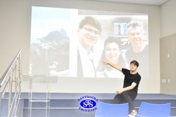 Ex-aluno compartilha vivências com os estudantes do Ensino Médio