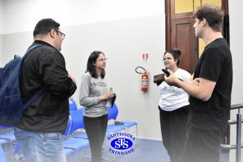 Ex-aluno compartilha vivências com os estudantes do Ensino Médio