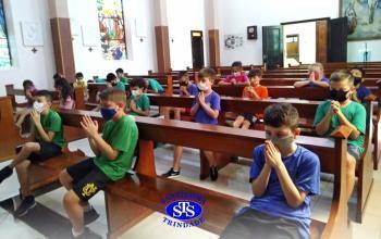 Alunos visitam espaços sagrados STS