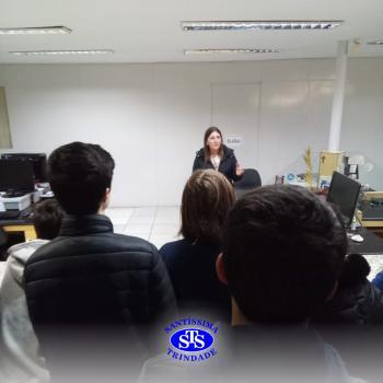 Alunos visitam Jornal Diário Serrano | 9º ano