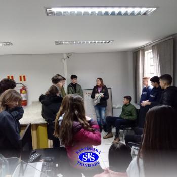 Alunos visitam Jornal Diário Serrano | 9º ano