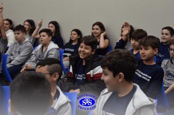 Espírito de equipe nos jogos é tema de bate-papo com os alunos do 6º e do 8º ano