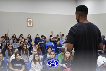 Espírito de equipe nos jogos é tema de bate-papo com os alunos do 6º e do 8º ano