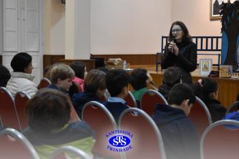 Alunos participam do Projeto Autor Presente com a escritora Leonir Batista | 3º ano