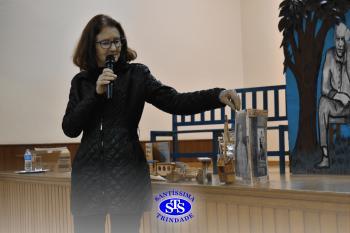 Alunos participam do Projeto Autor Presente com a escritora Leonir Batista | 3º ano