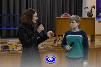 Alunos participam do Projeto Autor Presente com a escritora Leonir Batista | 3º ano