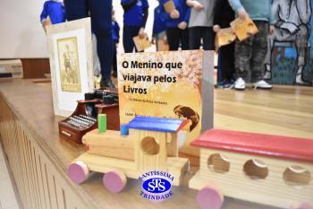 Alunos participam do Projeto Autor Presente com a escritora Leonir Batista | 3º ano