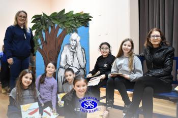 Alunos participam do Projeto Autor Presente com a escritora Leonir Batista | 3º ano