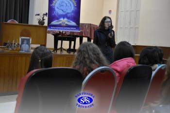 Alunos participam do Projeto Autor Presente com a escritora Leonir Batista | 3º ano