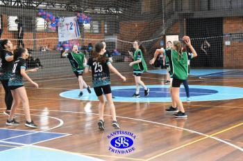 Alunos de 6º e de 7º ano participam dos Jogos Interséries Franciscanos
