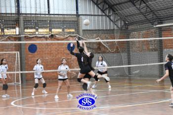 Alunos de 6º e de 7º ano participam dos Jogos Interséries Franciscanos