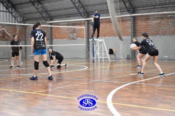 Alunos de 6º e de 7º ano participam dos Jogos Interséries Franciscanos