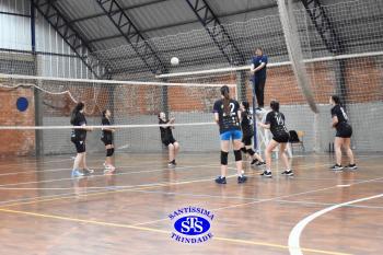 Alunos de 6º e de 7º ano participam dos Jogos Interséries Franciscanos