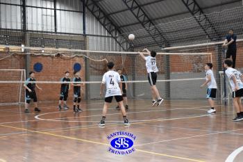 Alunos de 6º e de 7º ano participam dos Jogos Interséries Franciscanos