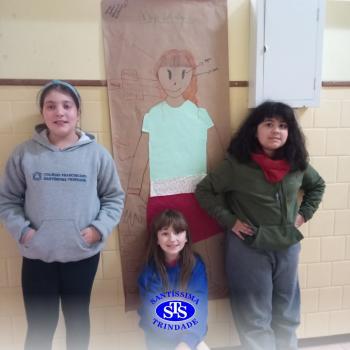 Trabalho em equipe é foco na aula de Língua Inglesa | 4º ano
