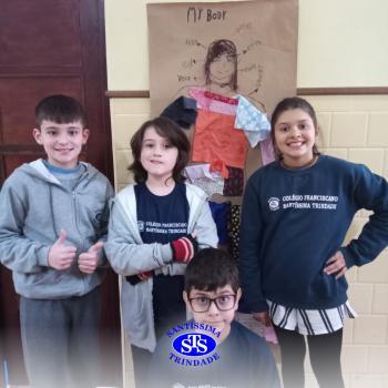 Trabalho em equipe é foco na aula de Língua Inglesa | 4º ano