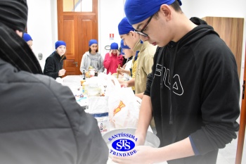 Alunos da 2ª série fazem pratos típicos da culinária estadunidense 