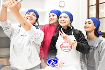 Alunos da 2ª série fazem pratos típicos da culinária estadunidense 