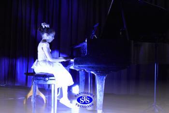 Alunos apresentam suas habilidades no Recital de Piano
