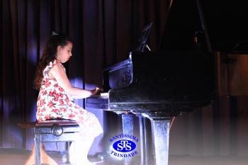 Alunos apresentam suas habilidades no Recital de Piano