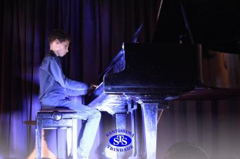 Alunos apresentam suas habilidades no Recital de Piano