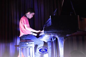 Alunos apresentam suas habilidades no Recital de Piano