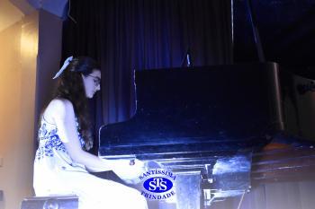 Alunos apresentam suas habilidades no Recital de Piano
